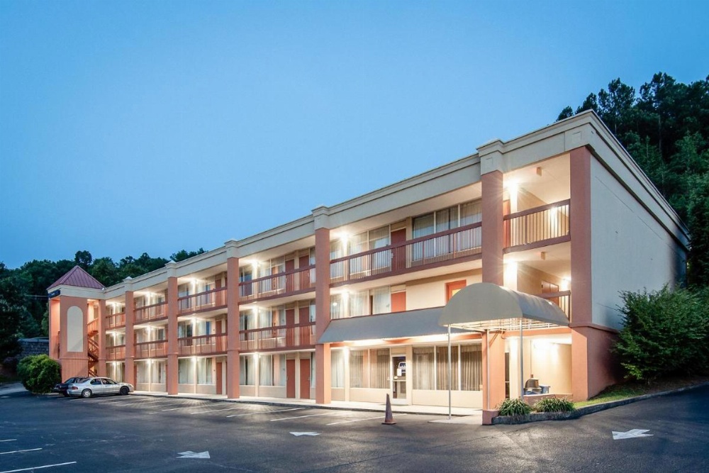 Travelodge by Wyndham Harriman Image 21