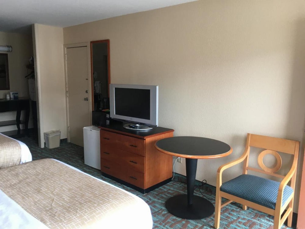 Travelodge by Wyndham Harriman Image 6
