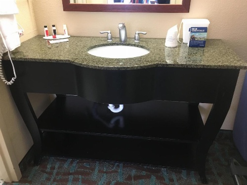 Travelodge by Wyndham Harriman image 7